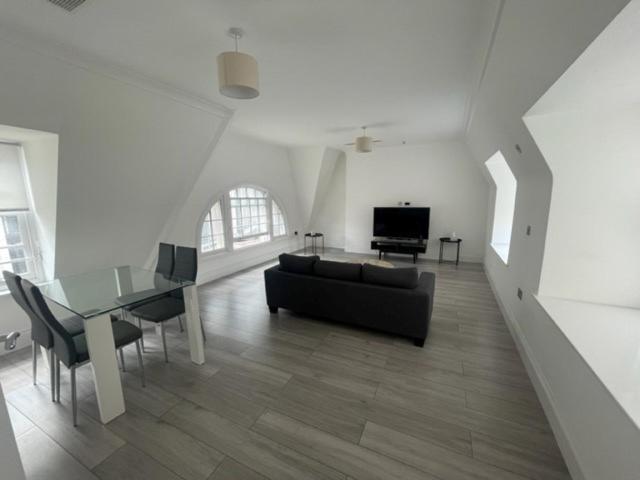The Apartments Kensington High Street 런던 외부 사진